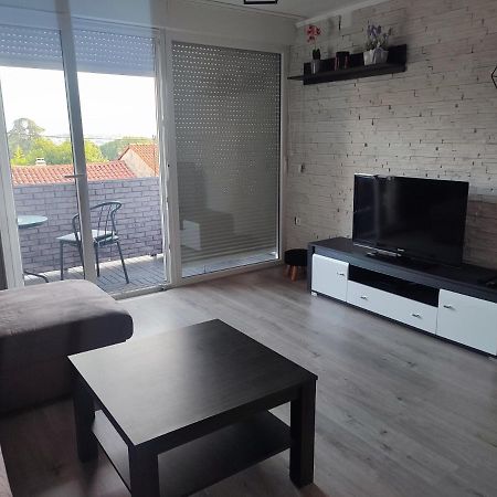 Apartman Levi Пула Екстериор снимка