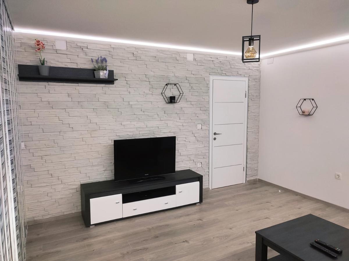 Apartman Levi Пула Екстериор снимка