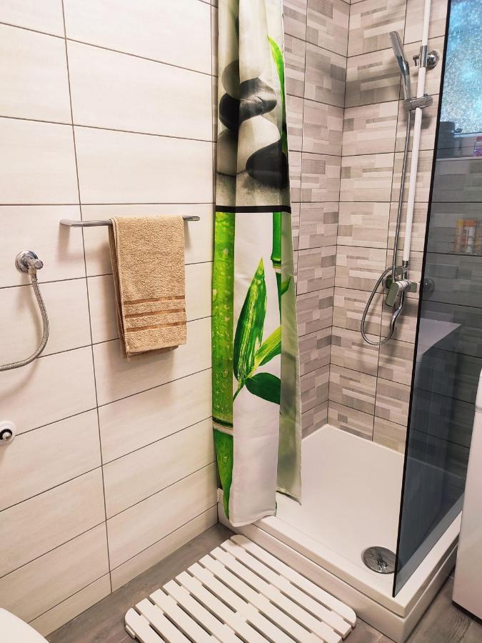 Apartman Levi Пула Екстериор снимка