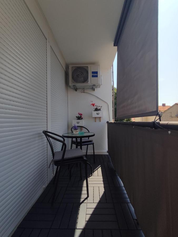 Apartman Levi Пула Екстериор снимка