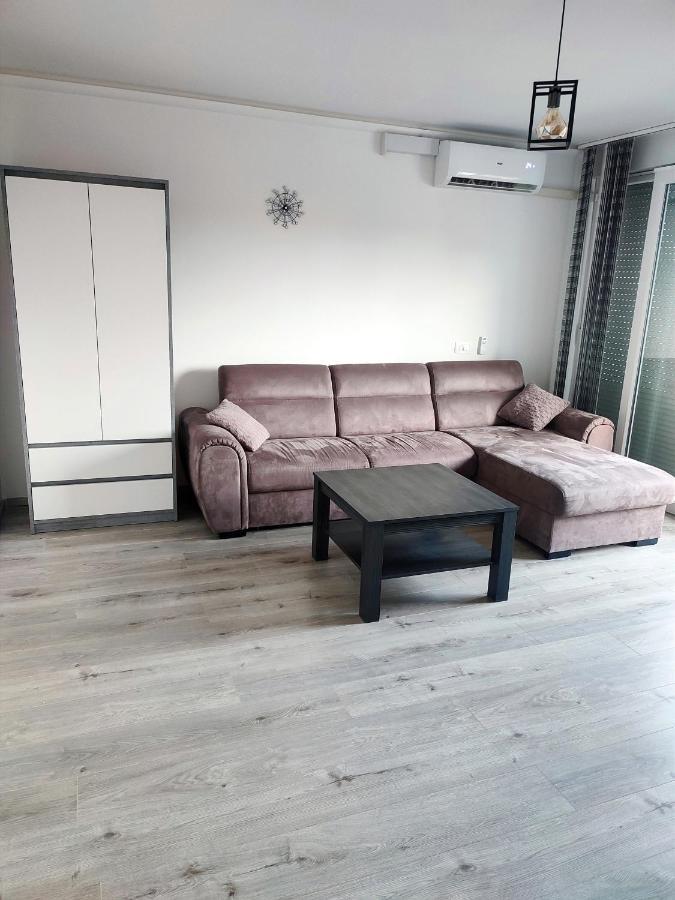 Apartman Levi Пула Екстериор снимка