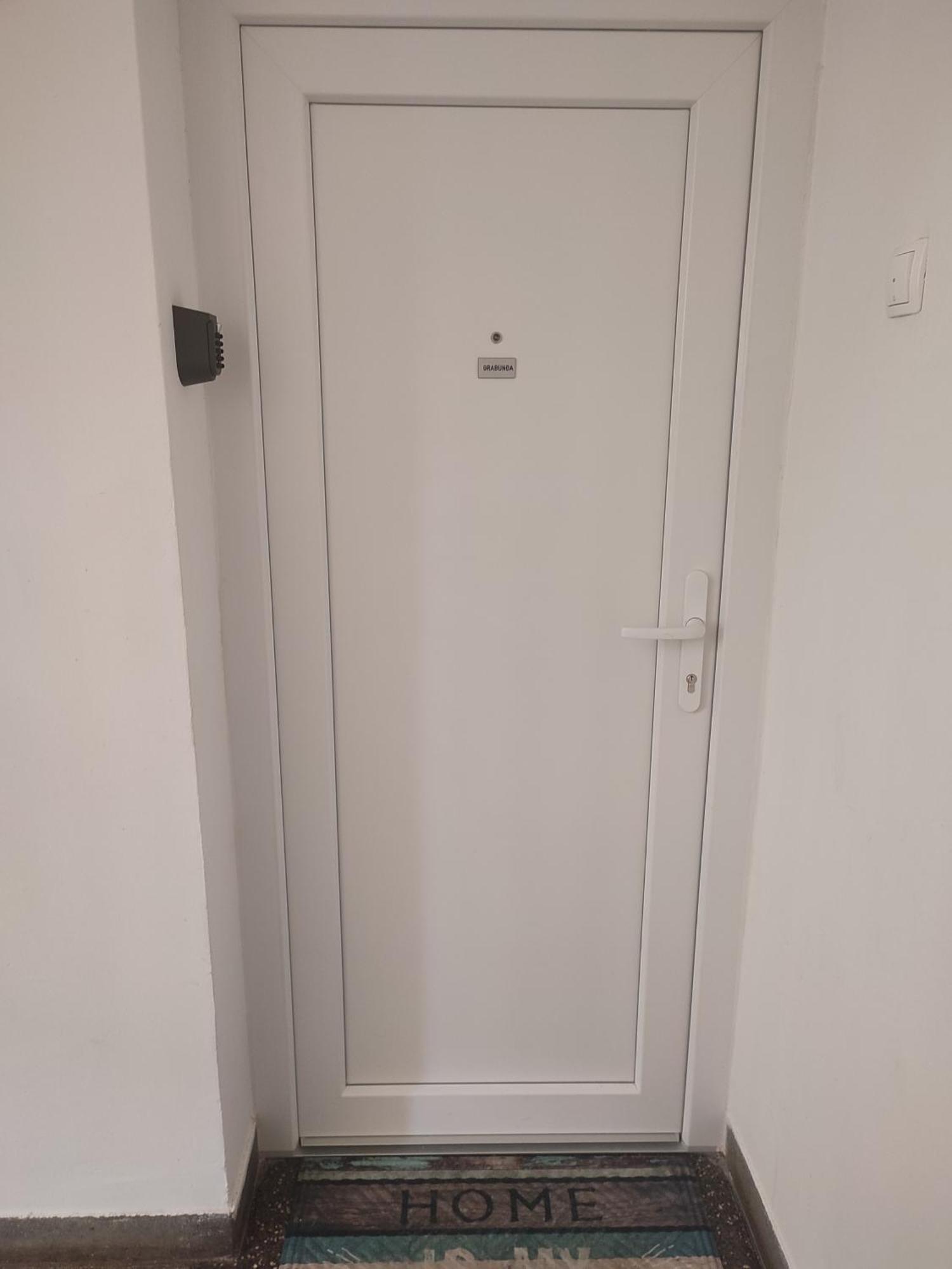 Apartman Levi Пула Екстериор снимка